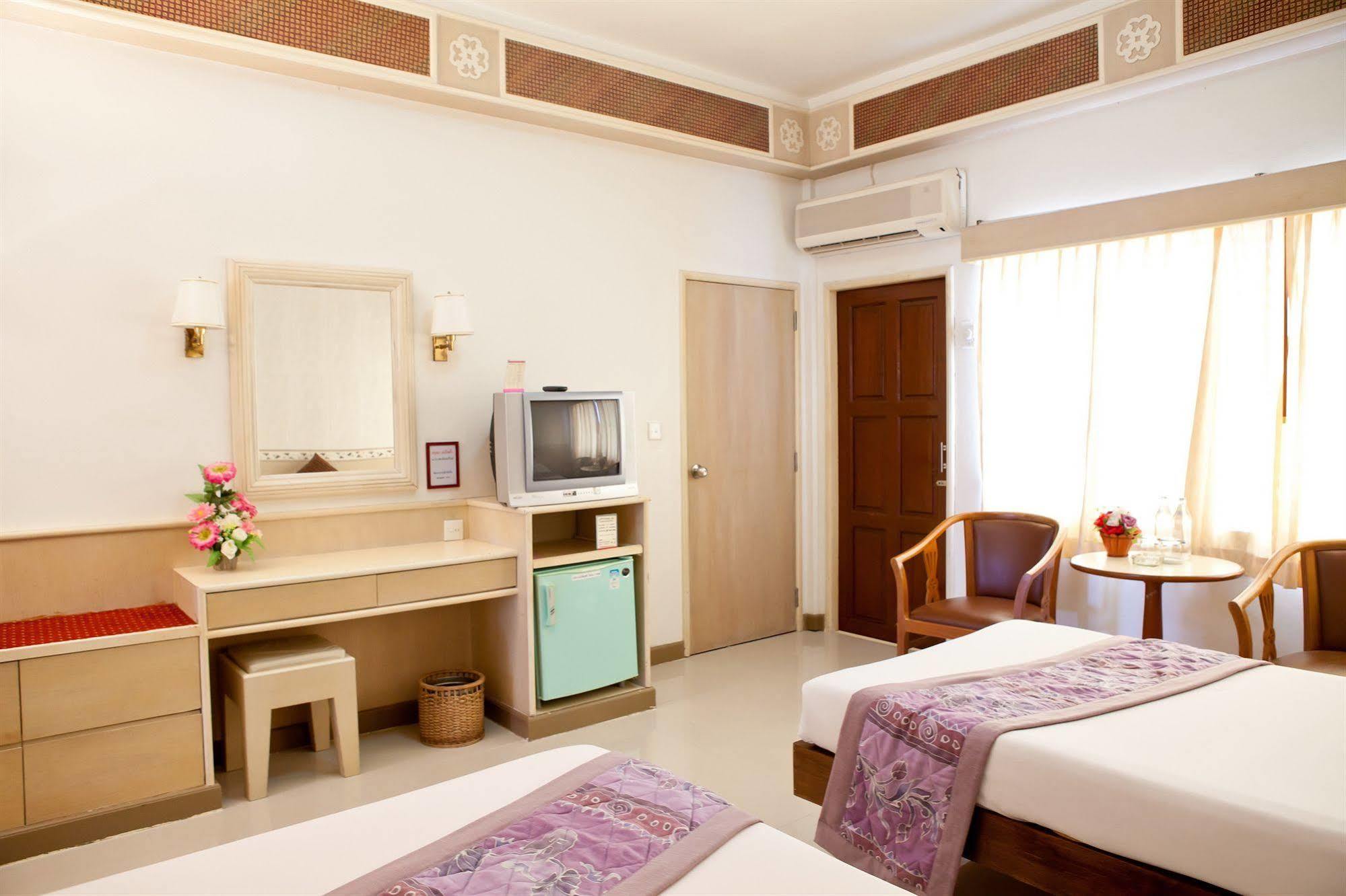 Tanyong Hotel Narathiwat Exterior photo